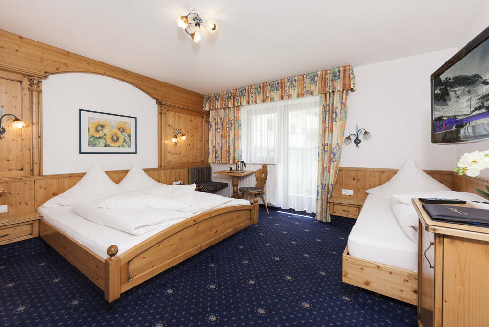  Rooms Hotel Garni Bellevue in Ischgl